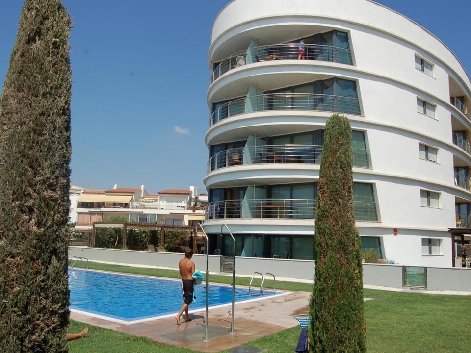 Apartamento en Roses: Primera Línea de Mar, Piscina, Aire Acondicionado, Parking - ES-228-87 Apartment in Roses