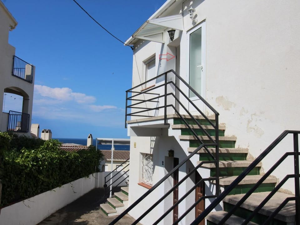 Apartamento Acogedor con Vista al Mar en Llançà - ES-228-86 Apartment in Alt Empordà