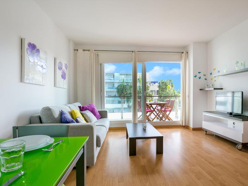 Apartamento con Piscina y Parking en Santa Margarita, Roses - Ideal Familias - ES-228-95 Apartment in Roses