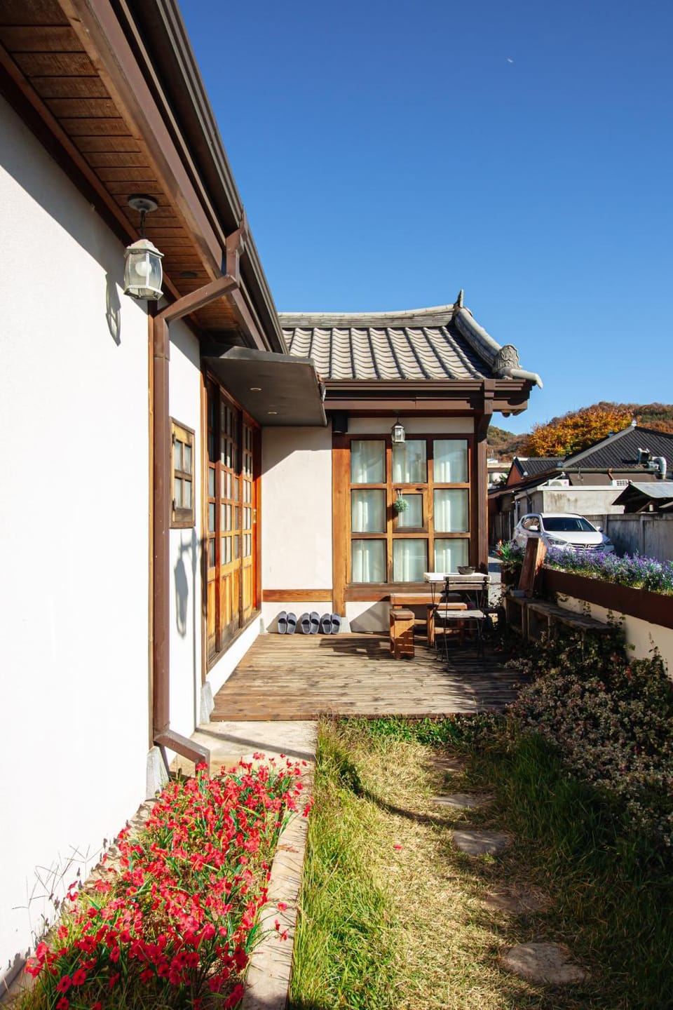 Property building, Day, Garden, Garden view