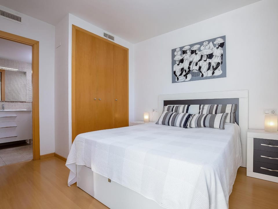 Agradable apartamento en Santa Margarita, Roses - ES-228-107 Apartment in Roses