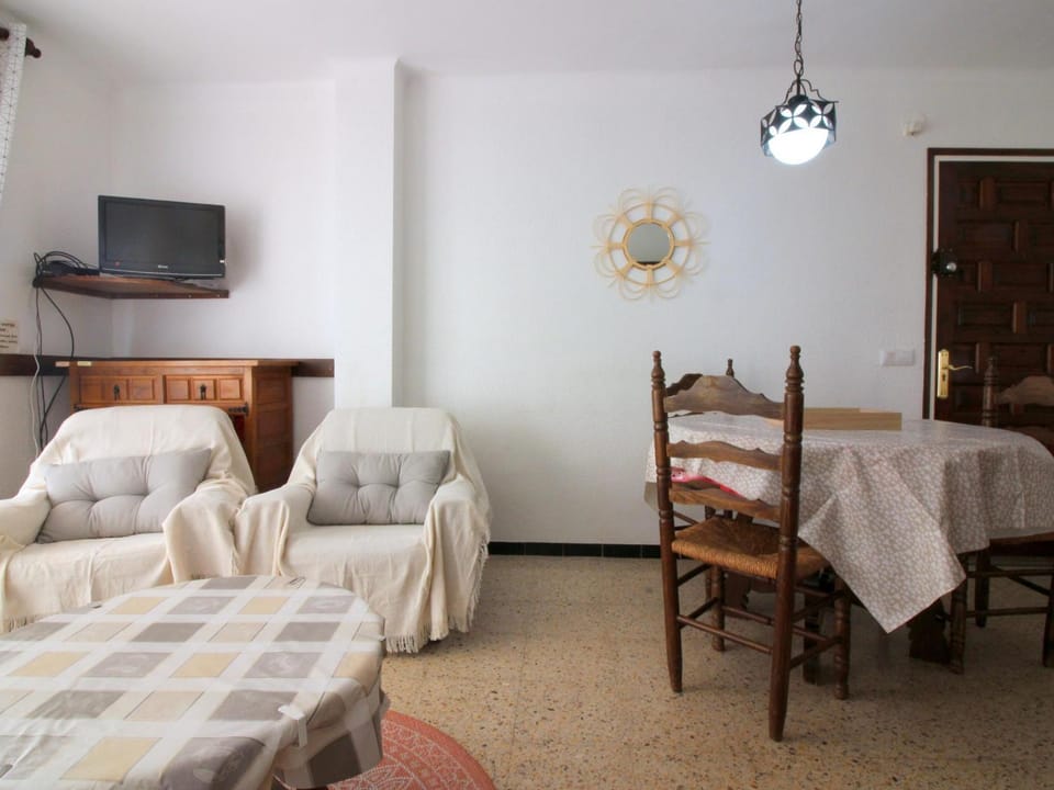 Apartamento céntrico con terraza, a 350m de la playa en Santa Margarita - ES-228-108 Apartment in Roses