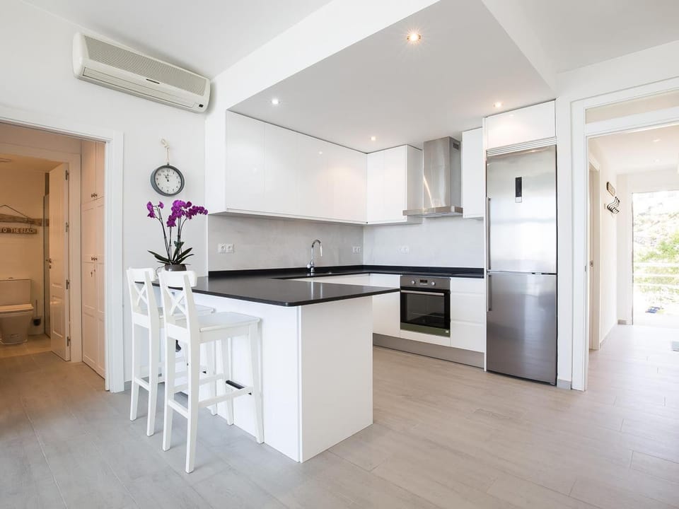 Magnífico Apartamento Moderno en la Playa de Almadrava - ES-228-109 Apartment in Roses