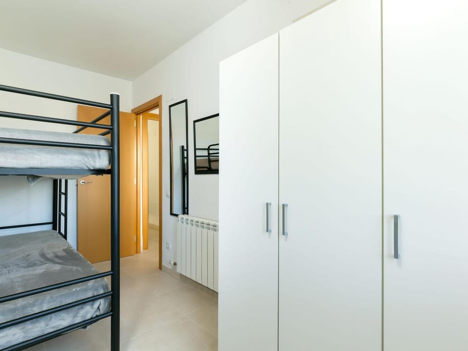 Apartamento acogedor con piscina y jardín privados en Figueres - ES-228-115 Apartment in Figueres
