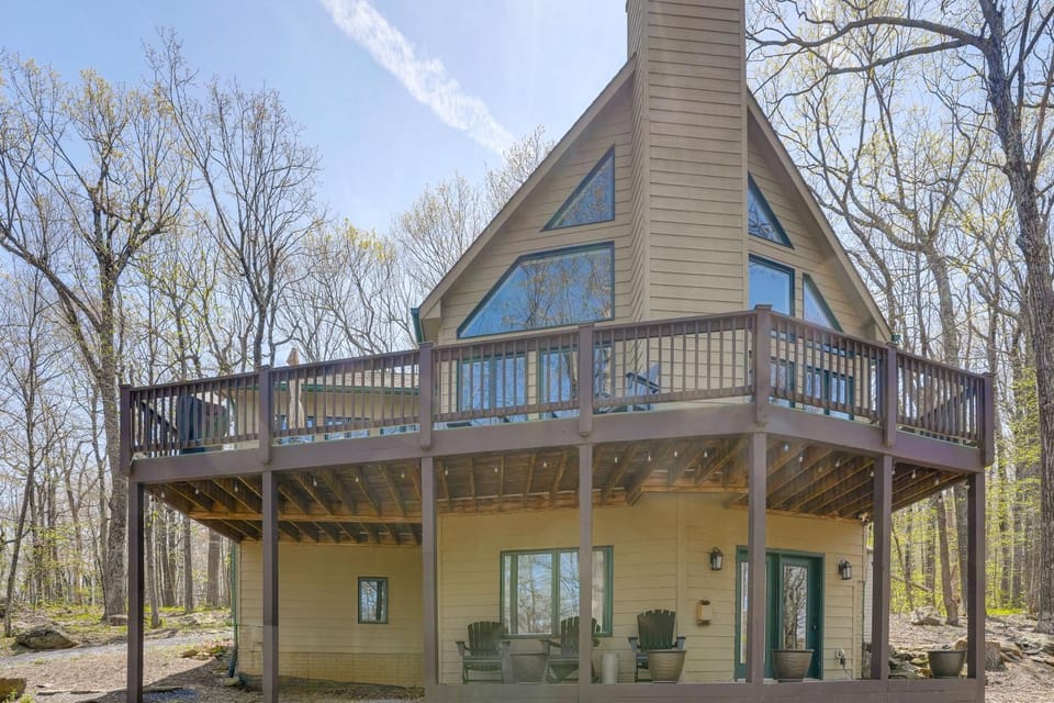 Stunning Wintergreen Resort Home: Ski & Golf! House in Nelson County