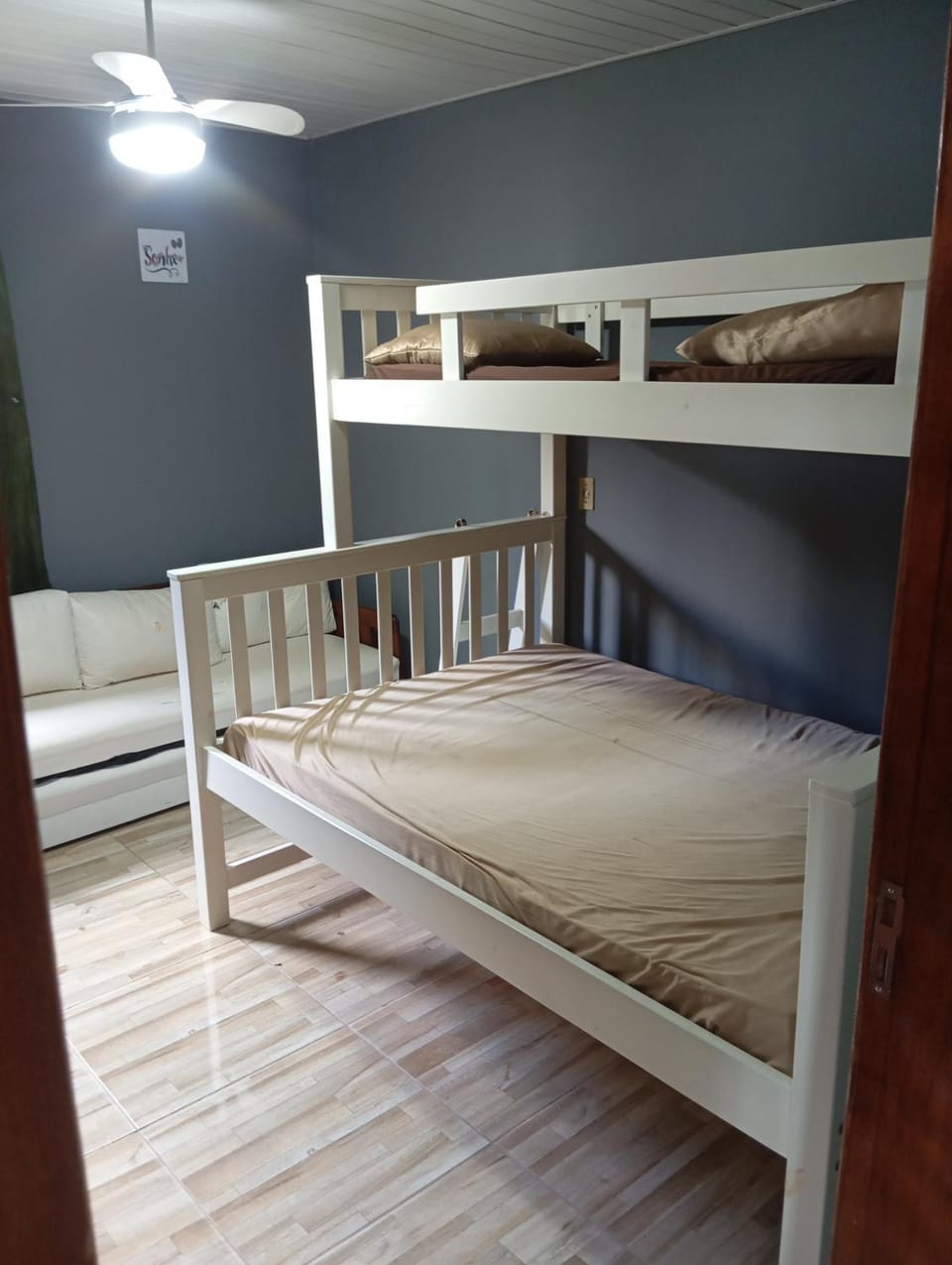 Bed, bunk bed