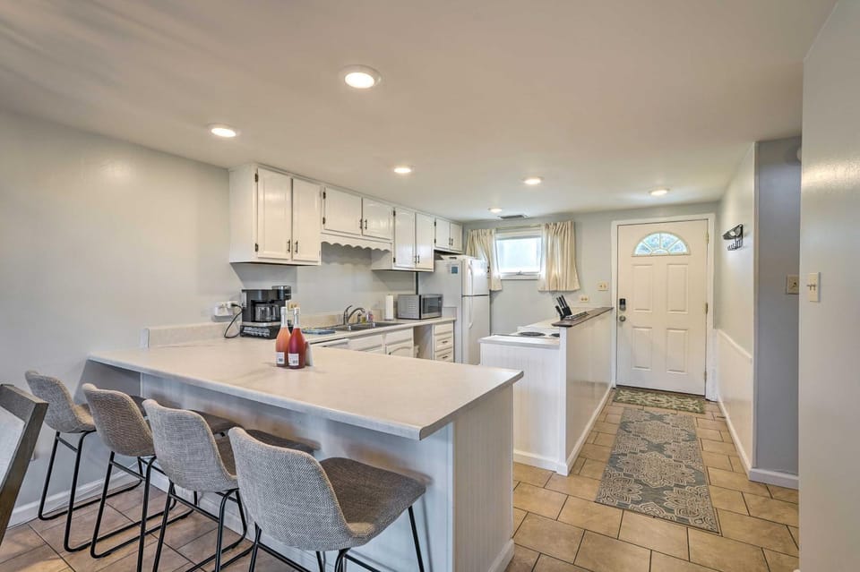 Quiet Coastal Retreat on PCB’s West End House in Sunnyside