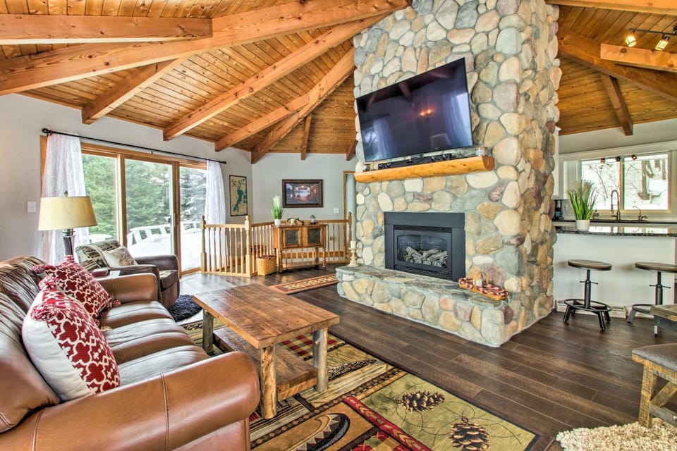 Waterfront Gull Lake w/ Dock: Family Friendly! House in East Gull Lake