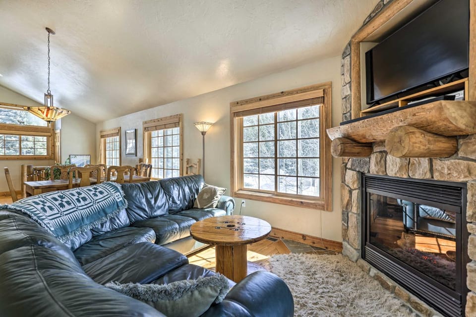 Mountainside Winter Park Ski Home w/ Hot Tub House in Winter Park