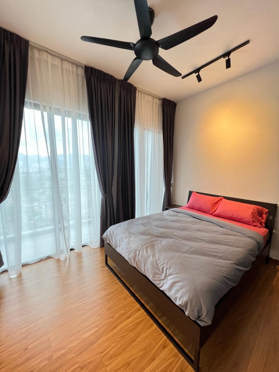 Bed, Photo of the whole room, Bedroom, fireplace