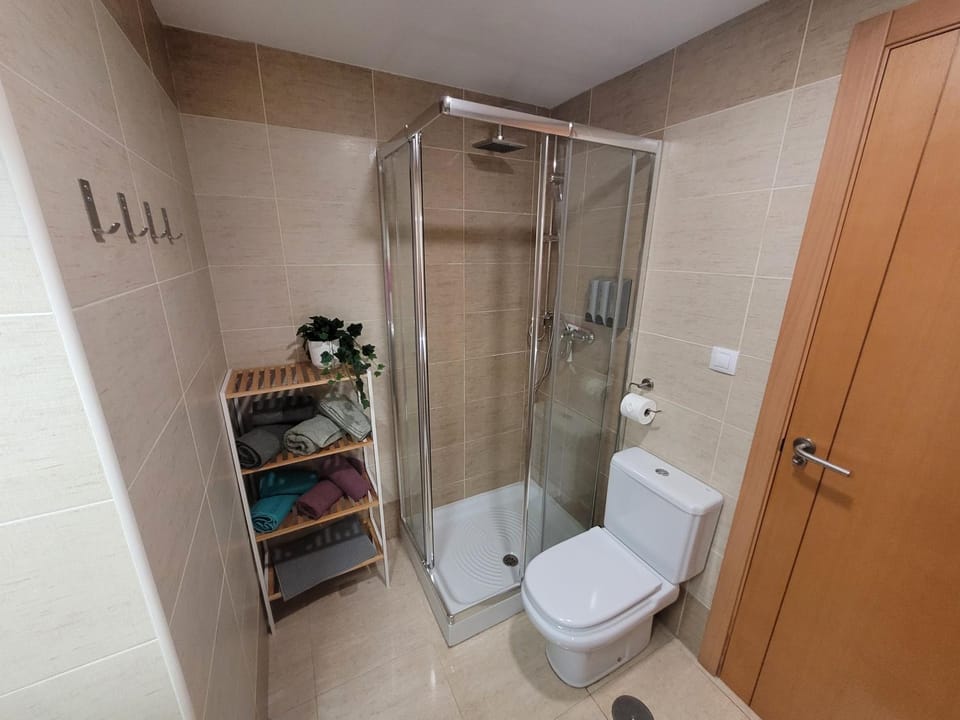 Shower, Bathroom, towels
