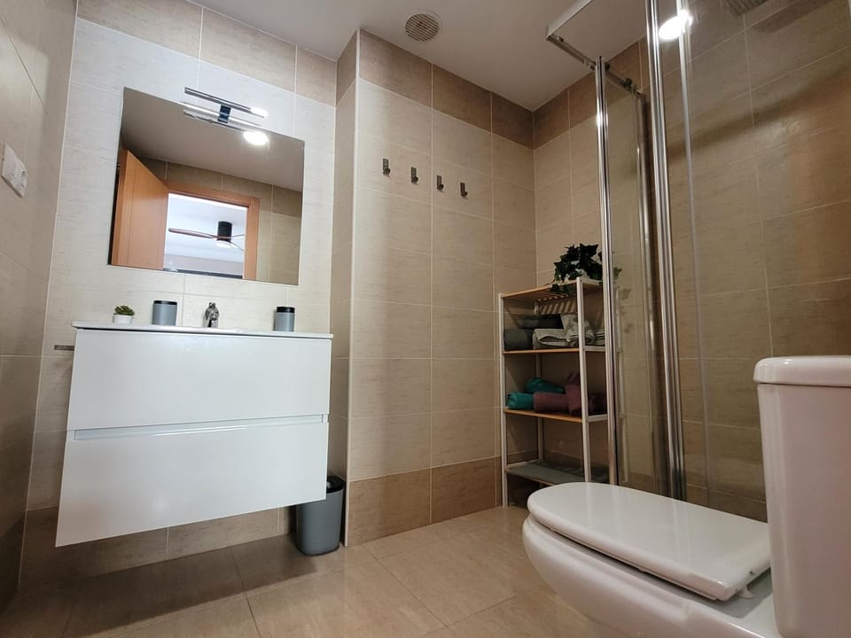 Shower, Bathroom, towels