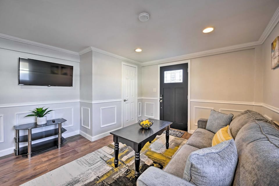 Bay Shore Vacation Rental ~ 7 Mi to the Beach House in Fire Island