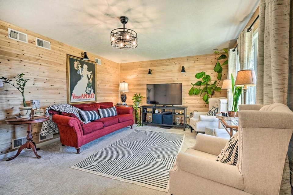 Berkeley Springs Vacation Home w/ Fire Pit! House in Berkeley Springs