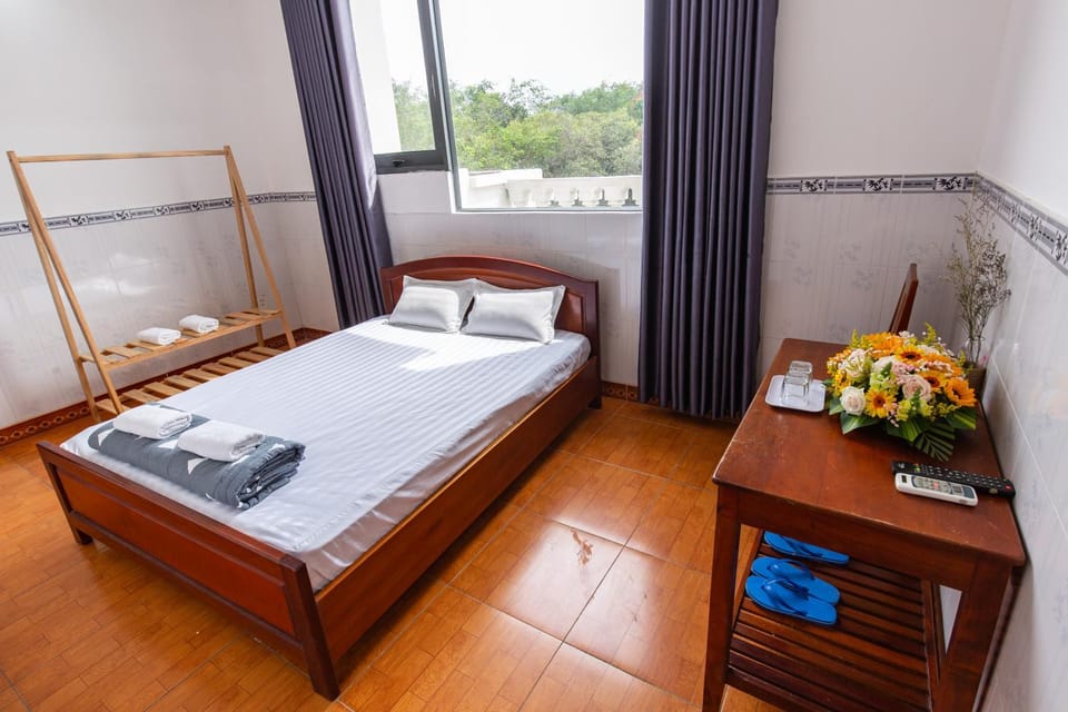 Bed, Food and drinks, Photo of the whole room, Food