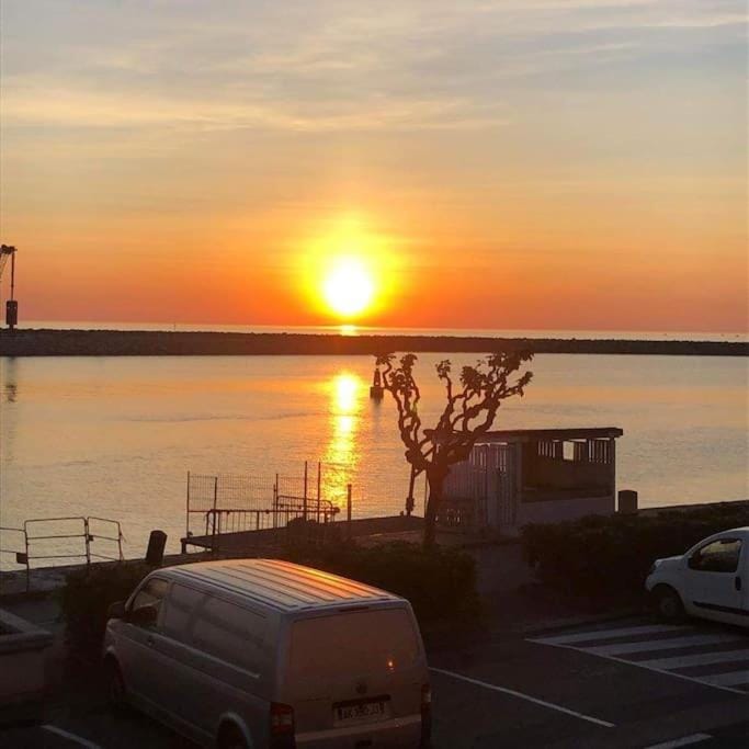 Appart T2 vue imprenable sur le canal et la mer Apartment in Port-la-Nouvelle