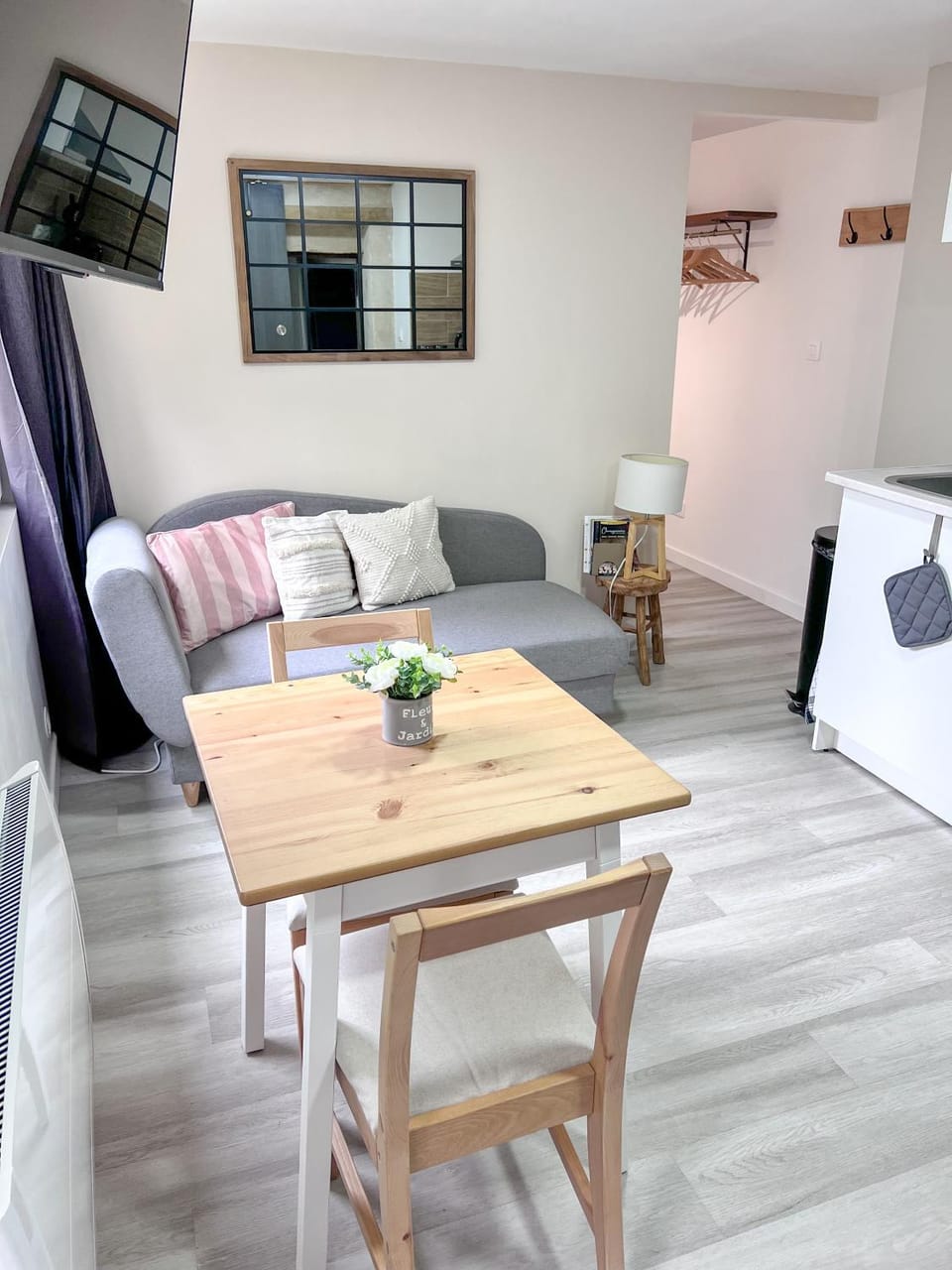 Living room, Dining area