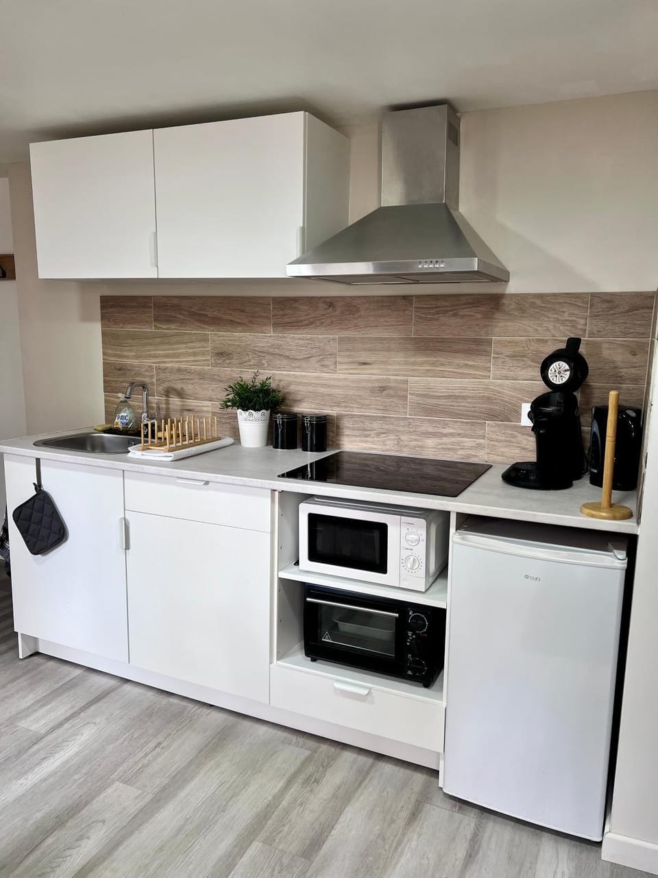 Kitchen or kitchenette, minibar, pet friendly, stove