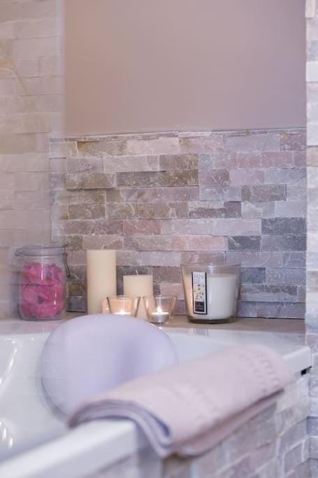 Rosebury Cottage 1 bedroom - Terrasse- Free Street parking House in Grand Est