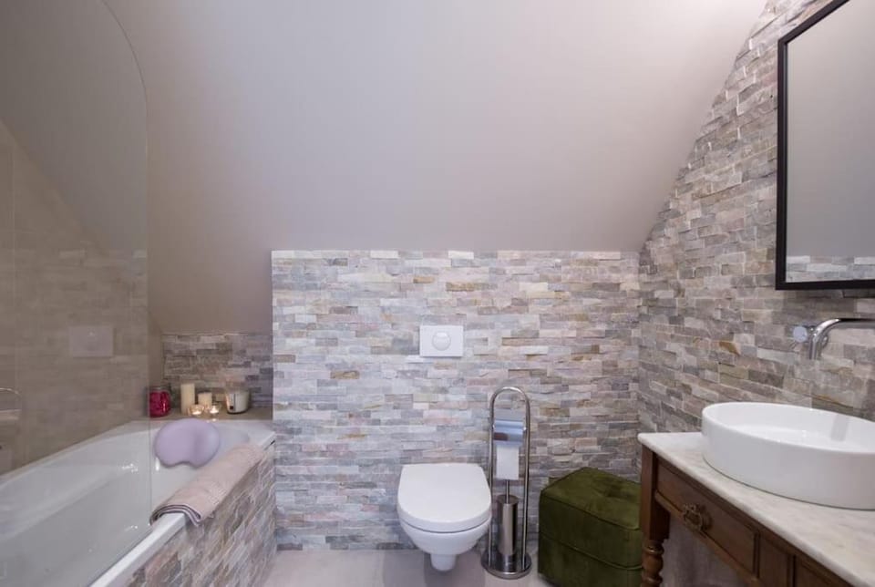 Rosebury Cottage 1 bedroom - Terrasse- Free Street parking House in Grand Est