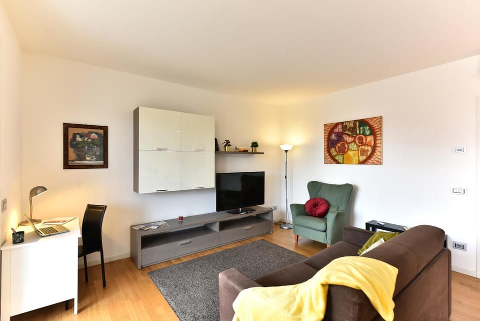 Communal lounge/ TV room, TV and multimedia, Living room