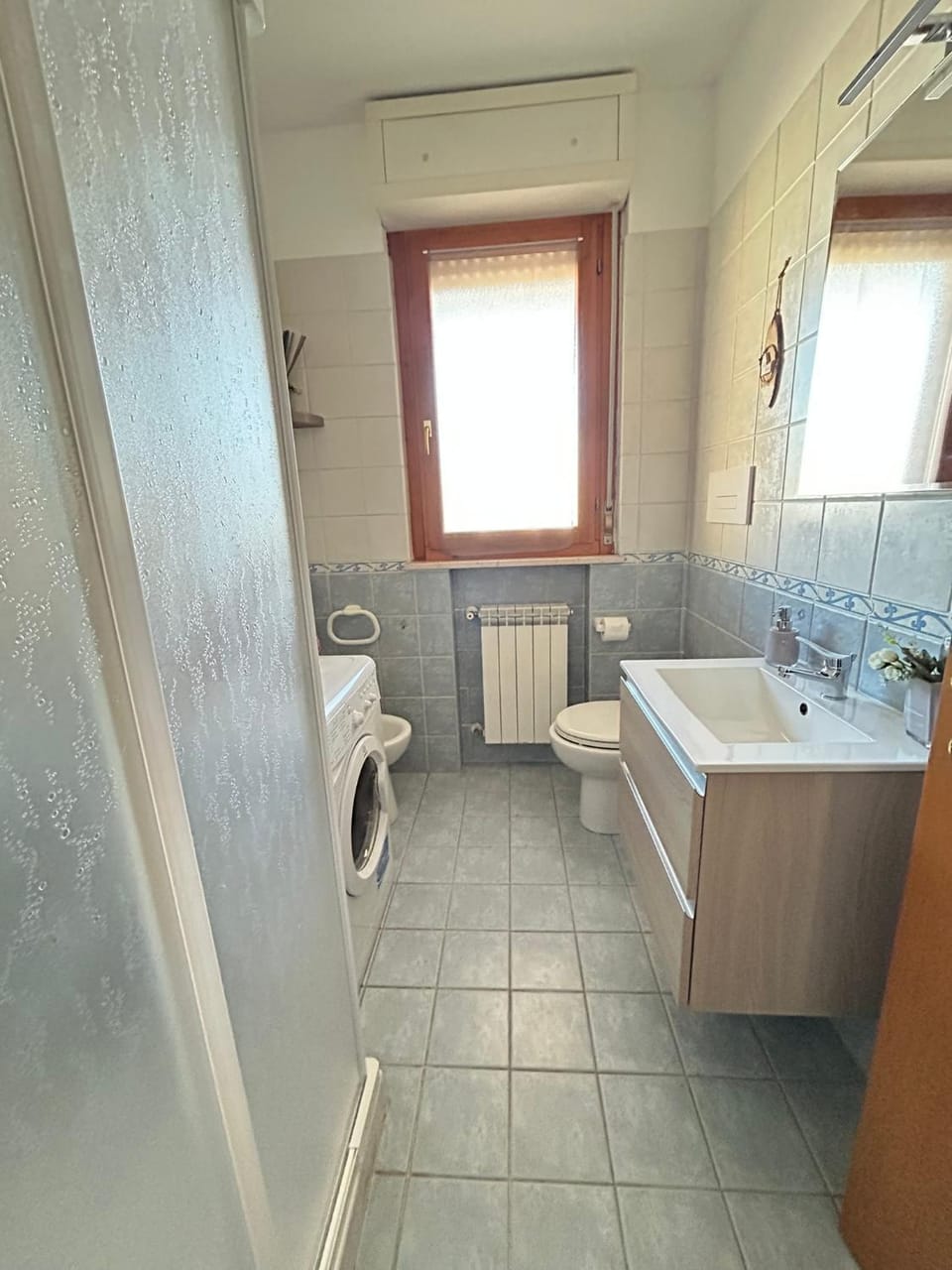 Toilet, Bathroom, washing machine