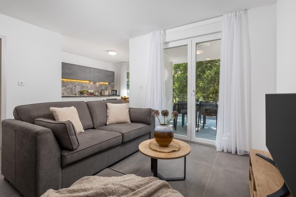 Living room, Dining area, kitchen
