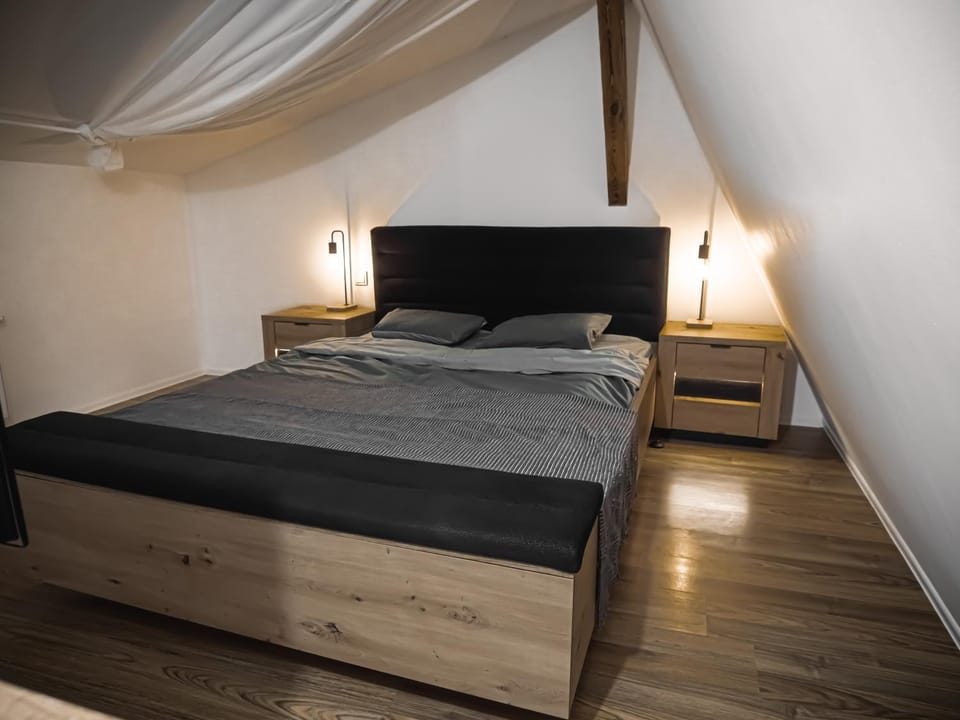 Bed, Bedroom
