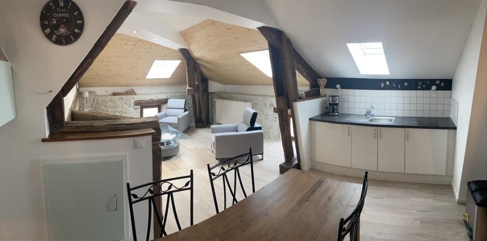 Communal lounge/ TV room, Kitchen or kitchenette, Kitchen or kitchenette, Dining area, minibar, stove