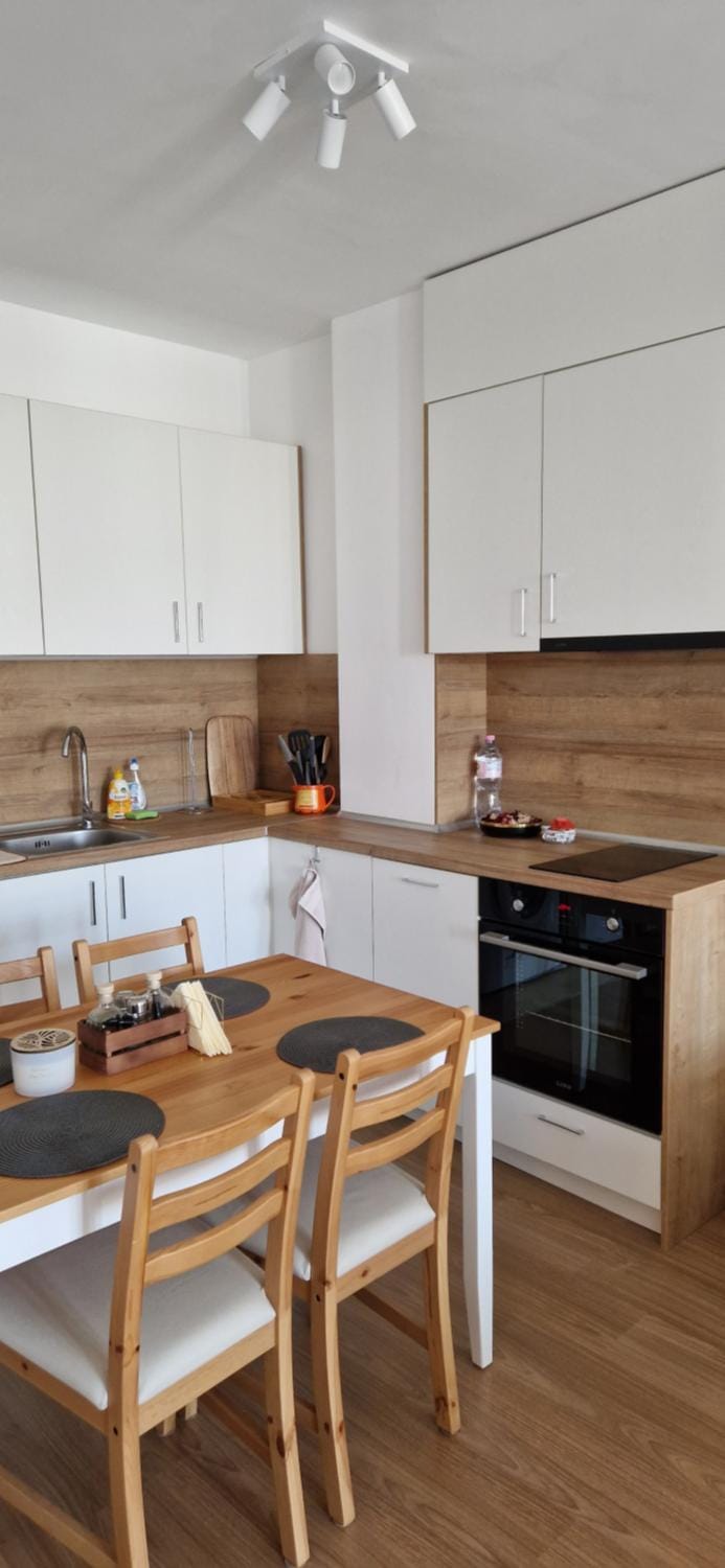 Апартамент Тони 1 с панорамна морска гледка и паркинг Варна Apartment in Varna