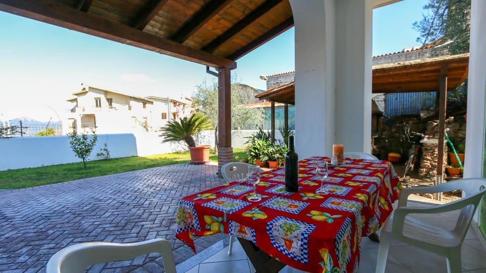 Dining area, Garden view