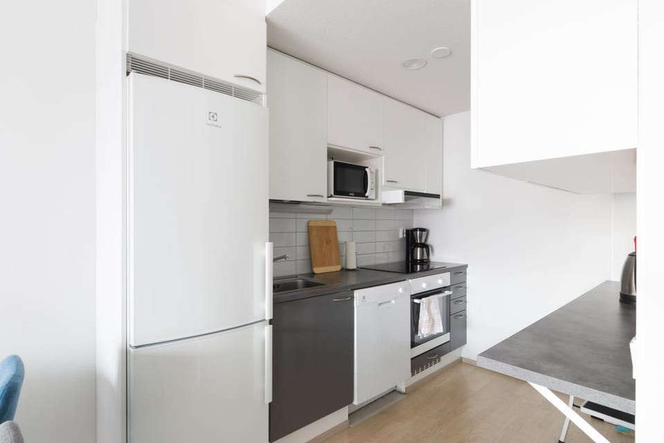 Coffee/tea facilities, Kitchen or kitchenette, Dining area, dishwasher, microwave, oven
