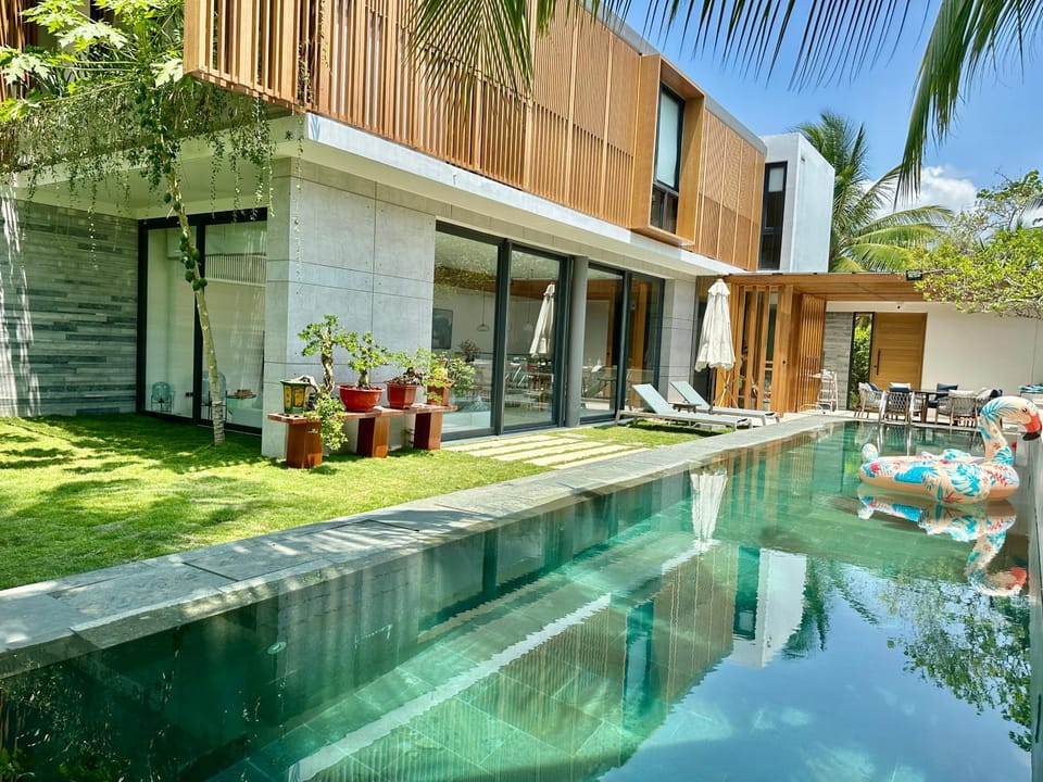 Property building, Garden, Garden view, Pool view, Swimming pool, sunbed