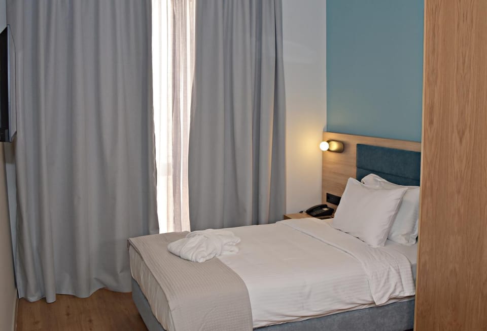 Bed, Bedroom, wardrobe