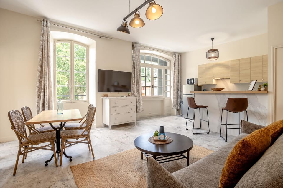 TV and multimedia, Kitchen or kitchenette, Living room, Dining area, pet friendly