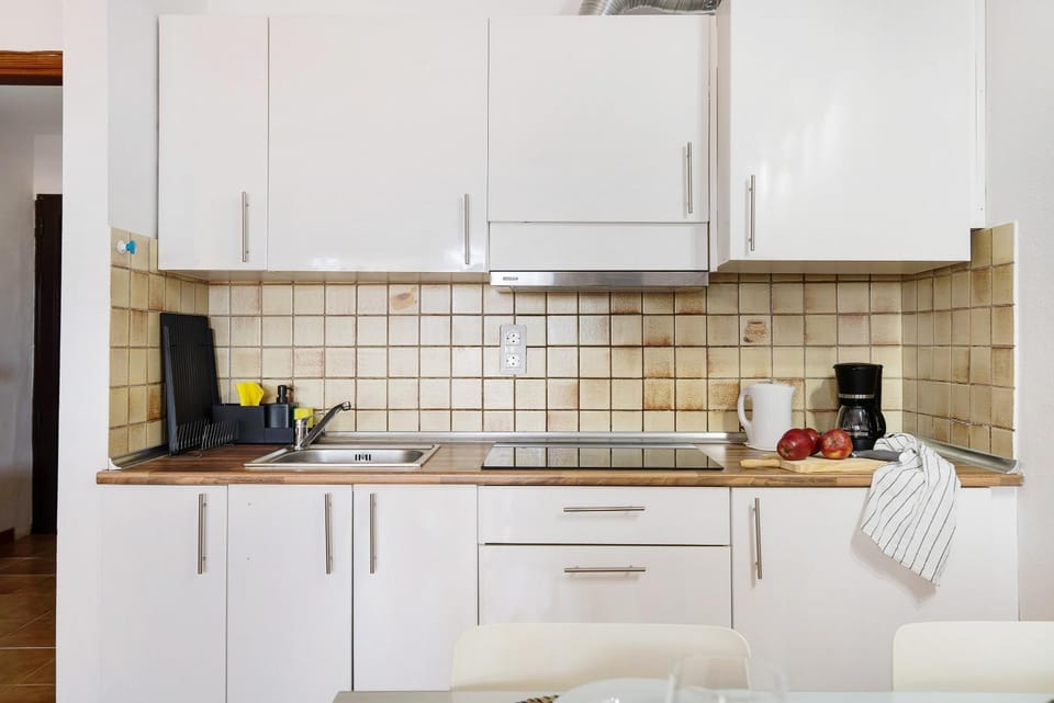 Kitchen or kitchenette, Living room
