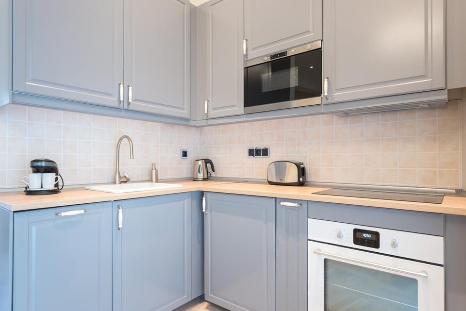 Coffee/tea facilities, Kitchen or kitchenette, minibar, pet friendly, stove