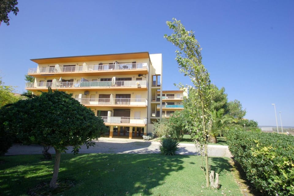 Property building, Facade/entrance, Off site