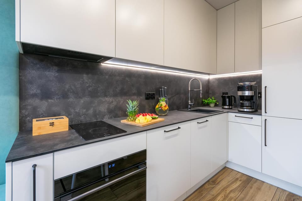 Coffee/tea facilities, Kitchen or kitchenette, dishwasher, minibar, stove