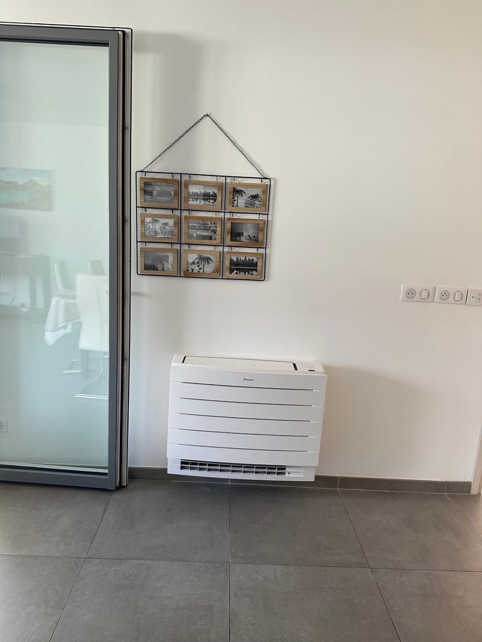 Living room, air conditioner