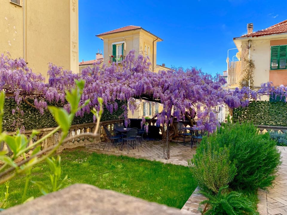 CERNAIA ROOM Bed and Breakfast in La Spezia