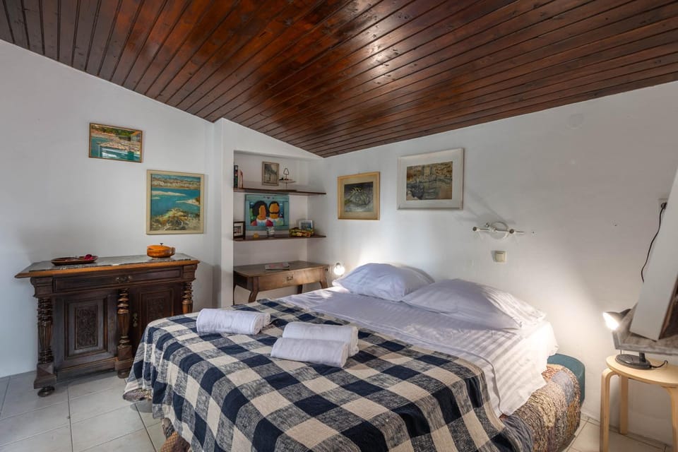 Bedroom, Bedroom
