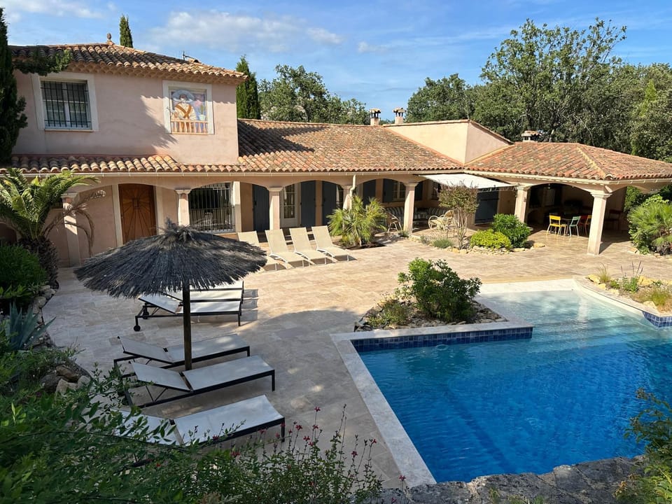 Patio, Pool view, Swimming pool, sunbed