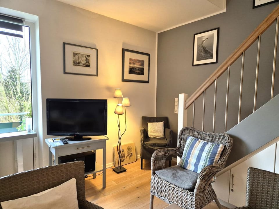 TV and multimedia, Seating area