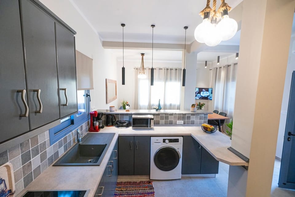 minibar, stove, washing machine