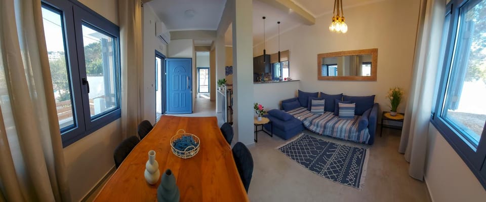 TV and multimedia, Living room, Photo of the whole room, Seating area