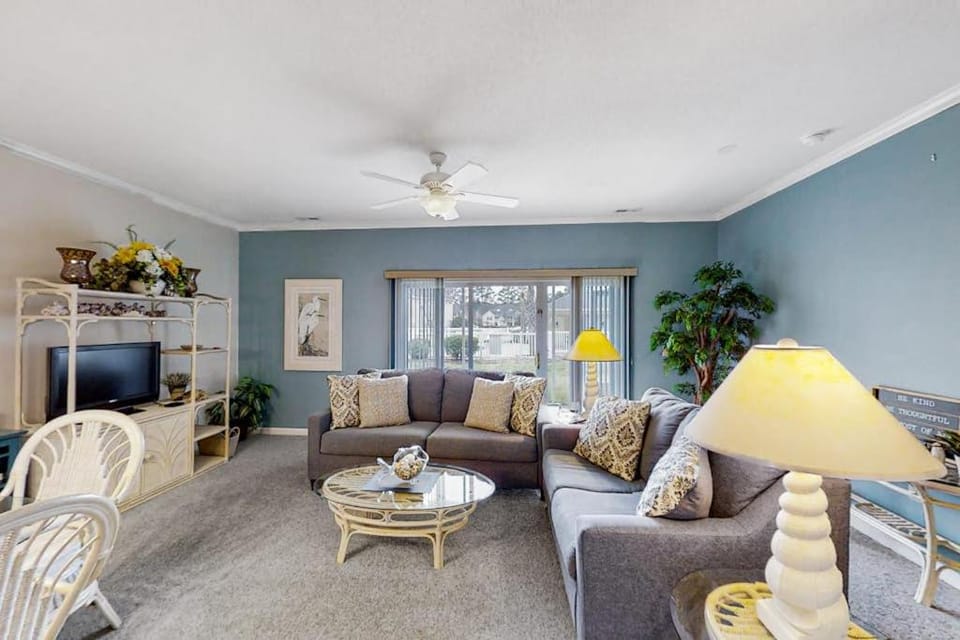 Scotch Broom E-104 Apartment in Little River