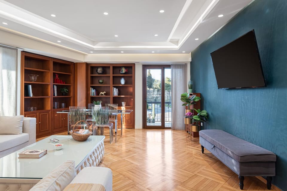 Library, TV and multimedia, Living room, Seating area, Dining area, Evening entertainment