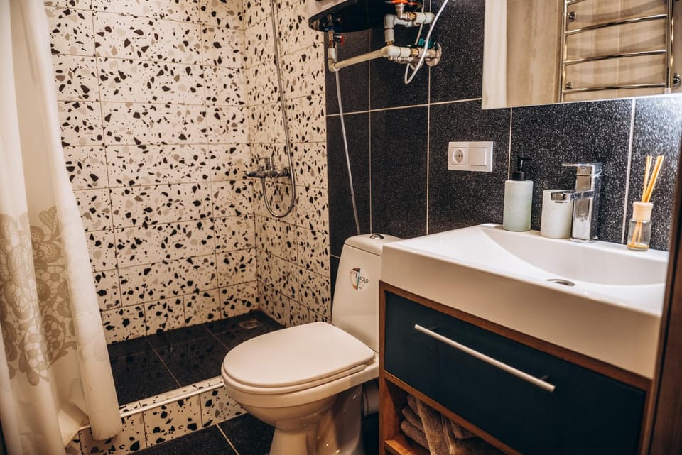 Shower, Toilet, Bathroom
