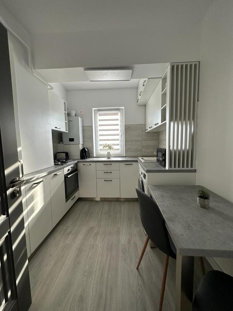 Kitchen or kitchenette, Dining area, dishwasher, minibar, oven, pet friendly, stove